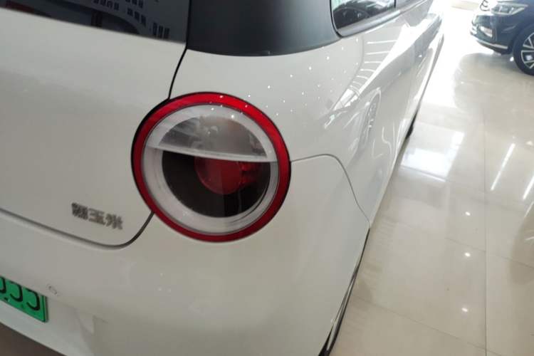 Used CHANGAN NEVO Lumin 2026 Model Treasure Edition 205km Beloved Beige Guoxuan Right Rear Taillight
