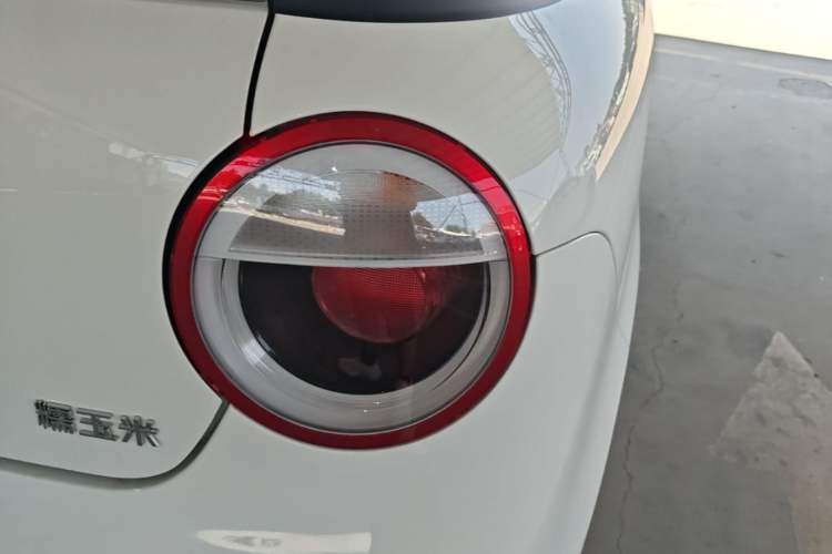 Used CHANGAN NEVO Lumin 2026 Model Treasure Edition 205km Passionate Beige Ningde Right Rear Taillight
