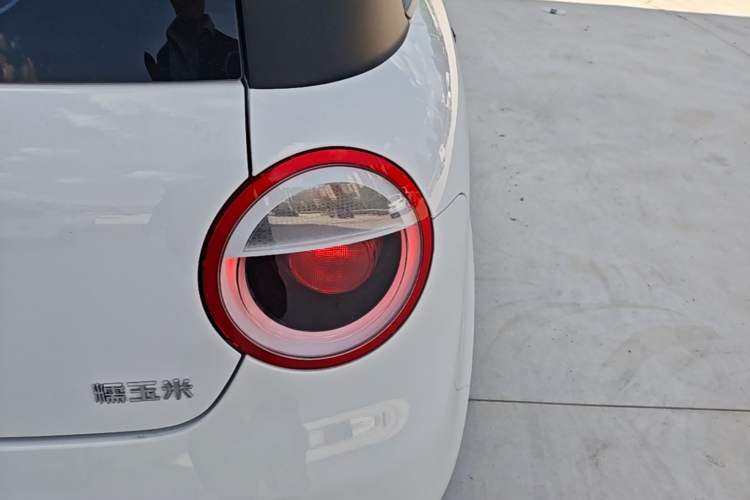 Used CHANGAN NEVO Lumin 2026 Model Treasure Edition 205km Passionate Beige Ningde Right Rear Taillight