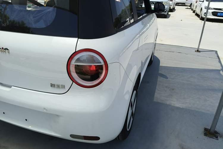 Used CHANGAN NEVO Lumin 2026 Model Treasure Edition 205km Passionate Beige Ningde Right Rear Taillight