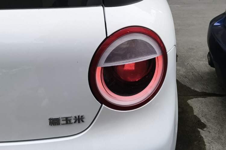 Used CHANGAN NEVO Lumin 2026 Model Treasure Edition 205km Passionate Beige Ningde Right Rear Taillight