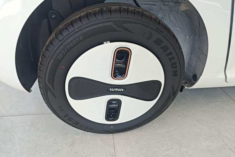 Used CHANGAN NEVO Lumin 2026 Model Treasure Edition 205km Passionate Beige Ningde Right Rear Wheel Hub