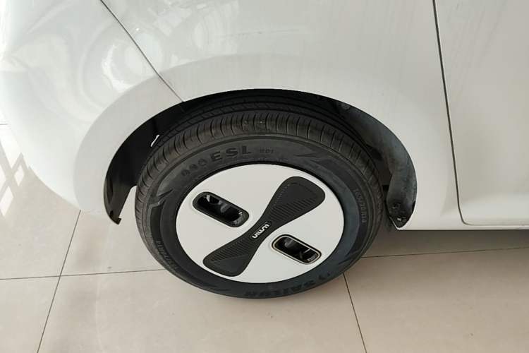 Used CHANGAN NEVO Lumin 2026 Model Treasure Edition 205km Passionate Beige Ningde Right Rear Wheel Hub