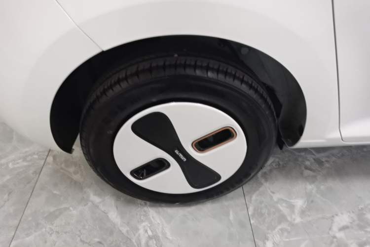 Used CHANGAN NEVO Lumin 2026 Model Treasure Edition 205km Passionate Beige Ningde Right Rear Wheel Hub