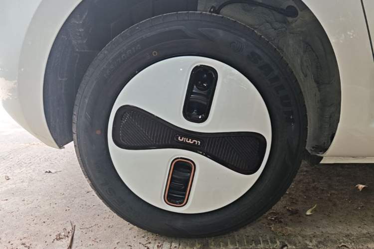 Used CHANGAN NEVO Lumin 2026 Model Treasure Edition 205km Passionate Beige Ningde Right Rear Wheel Hub