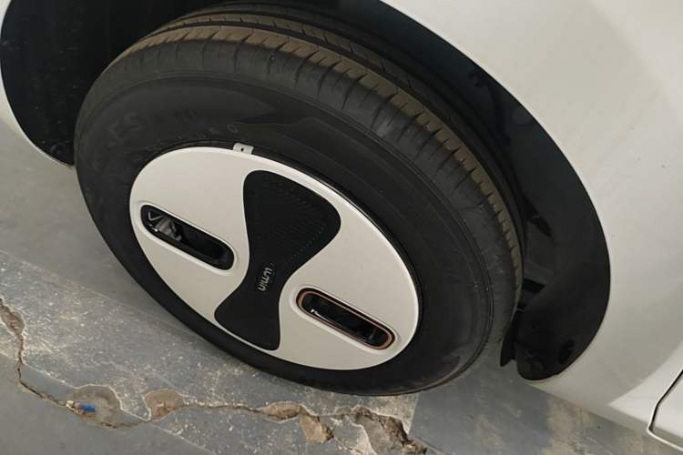 Used CHANGAN NEVO Lumin 2026 Model Treasure Edition 205km Passionate Beige Ningde Right Rear Wheel Hub