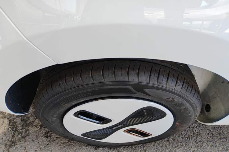 Used CHANGAN NEVO Lumin 2026 Model Treasure Edition 205km Passionate Beige Ningde Right Rear Wheel Hub