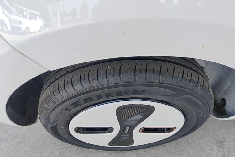 Used CHANGAN NEVO Lumin 2026 Model Treasure Edition 205km Passionate Beige Ningde Right Rear Wheel Hub