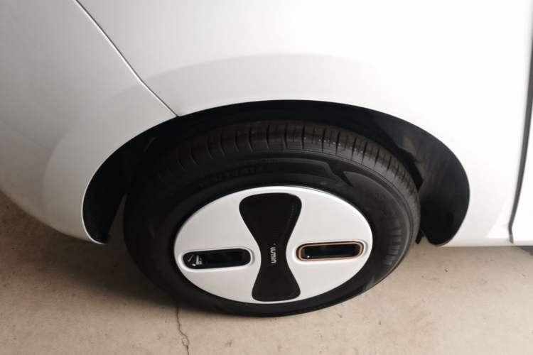 Used CHANGAN NEVO Lumin 2026 Model Treasure Edition 205km Passionate Beige Ningde Right Rear Wheel Hub