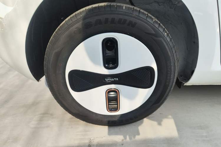 Used CHANGAN NEVO Lumin 2026 Model Treasure Edition 205km Passionate Beige Ningde Right Rear Wheel Hub
