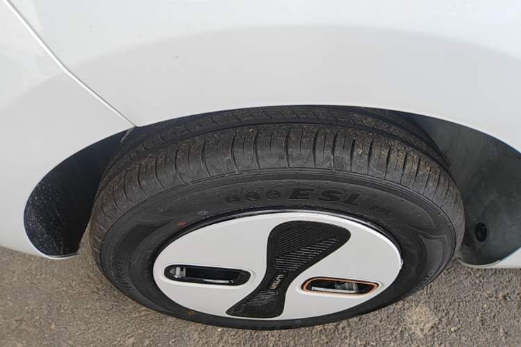 Used CHANGAN NEVO Lumin 2026 Model Treasure Edition 205km Passionate Beige Ningde Right Rear Wheel Hub