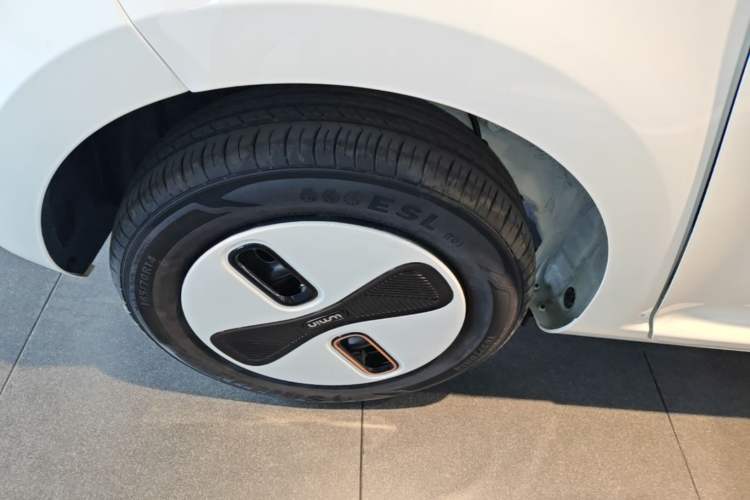 Used CHANGAN NEVO Lumin 2026 Model Treasure Edition 205km Passionate Beige Ningde Right Rear Wheel Hub