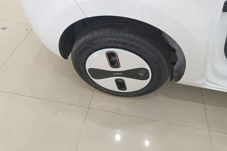 Used CHANGAN NEVO Lumin 2026 Model Treasure Edition 205km Beloved Beige Guoxuan Right Rear Wheel Hub
