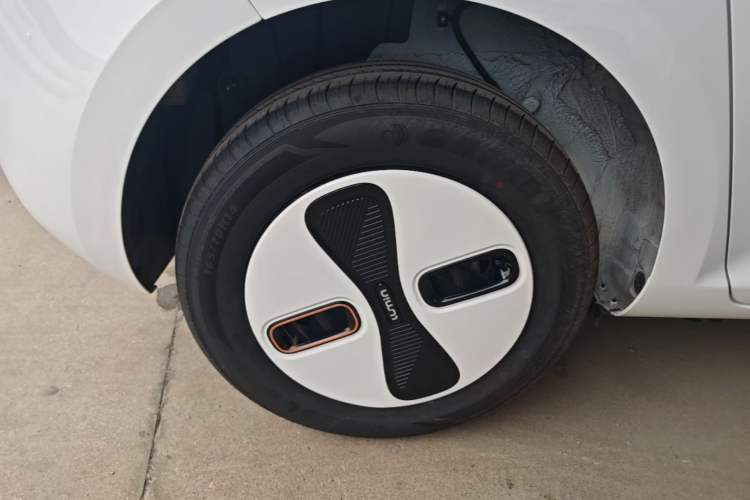 Used CHANGAN NEVO Lumin 2026 Model Treasure Edition 205km Passionate Beige Ningde Right Rear Wheel Hub