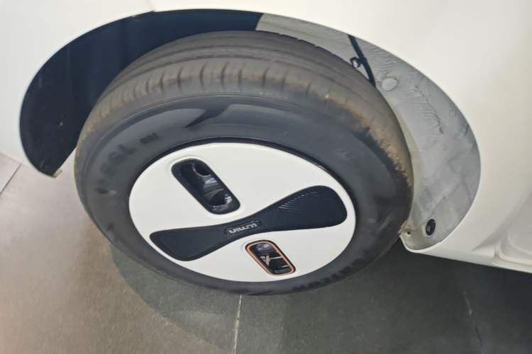 Used CHANGAN NEVO Lumin 2026 Model Treasure Edition 205km Passionate Beige Ningde Right Rear Wheel Hub