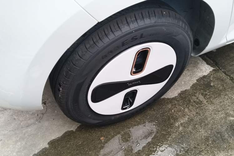 Used CHANGAN NEVO Lumin 2026 Model Treasure Edition 205km Passionate Beige Ningde Right Rear Wheel Hub