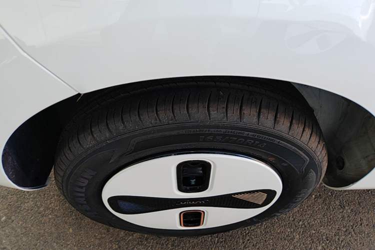 Used CHANGAN NEVO Lumin 2026 Model Treasure Edition 205km Passionate Beige Ningde Right Rear Wheel Hub