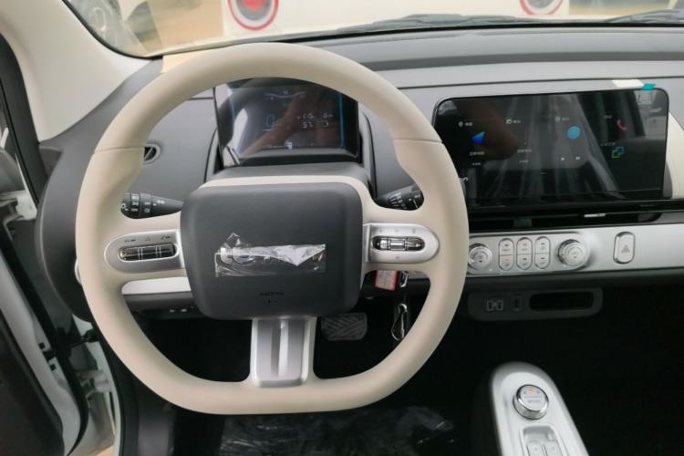 Used CHANGAN NEVO Lumin 2026 Model Treasure Edition 205km Passionate Beige Ningde Steering Wheel