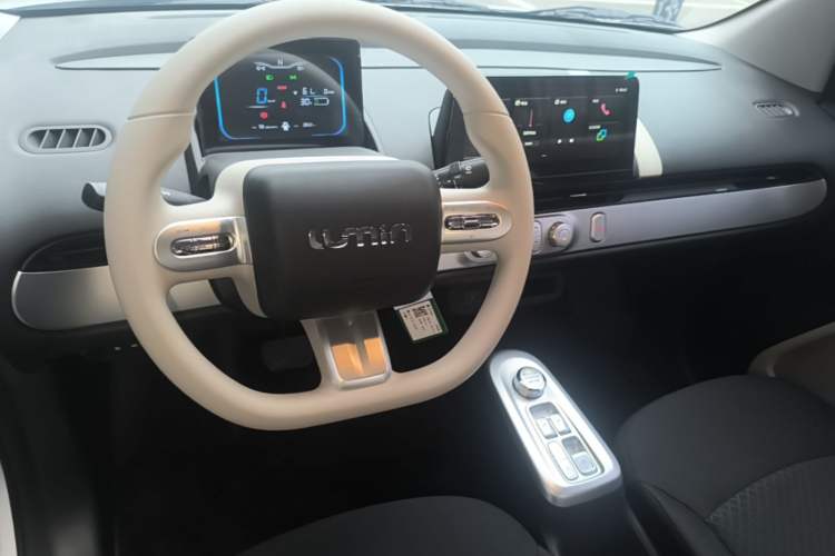Used CHANGAN NEVO Lumin 2026 Model Treasure Edition 205km Passionate Beige Ningde Steering Wheel