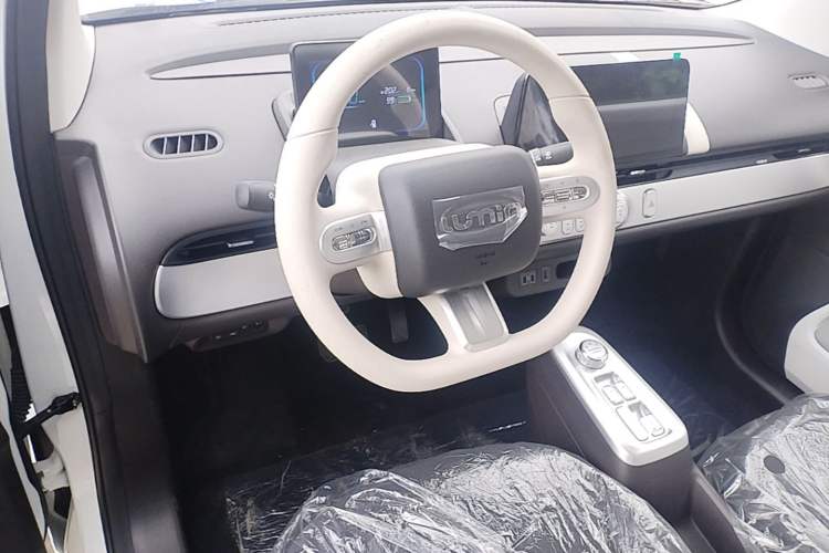 Used CHANGAN NEVO Lumin 2026 Model Treasure Edition 205km Passionate Beige Ningde Steering Wheel