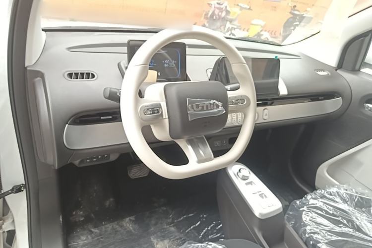 Used CHANGAN NEVO Lumin 2026 Model Treasure Edition 205km Beloved Beige Guoxuan Steering Wheel
