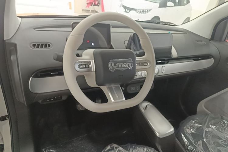 Used CHANGAN NEVO Lumin 2026 Model Treasure Edition 205km Beloved Beige Guoxuan Steering Wheel
