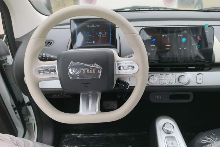 Used CHANGAN NEVO Lumin 2026 Model Treasure Edition 205km Passionate Beige Ningde Steering Wheel