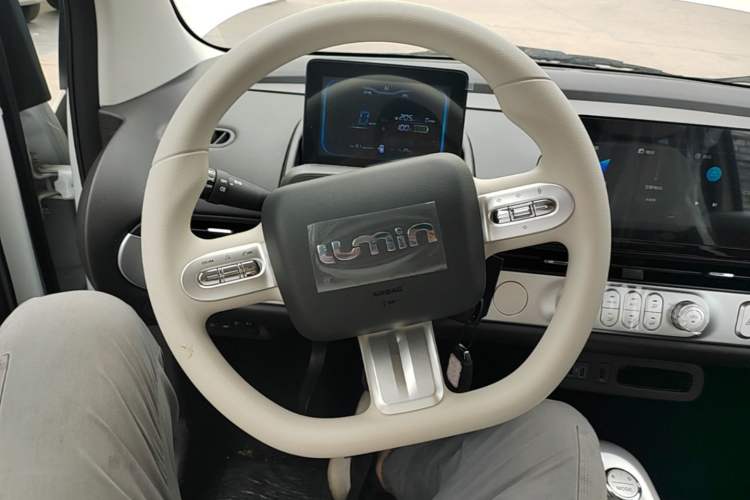Used CHANGAN NEVO Lumin 2026 Model Treasure Edition 205km Passionate Beige Ningde Steering Wheel
