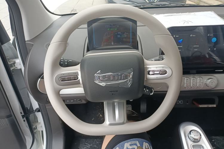 Used CHANGAN NEVO Lumin 2026 Model Treasure Edition 205km Passionate Beige Ningde Steering Wheel