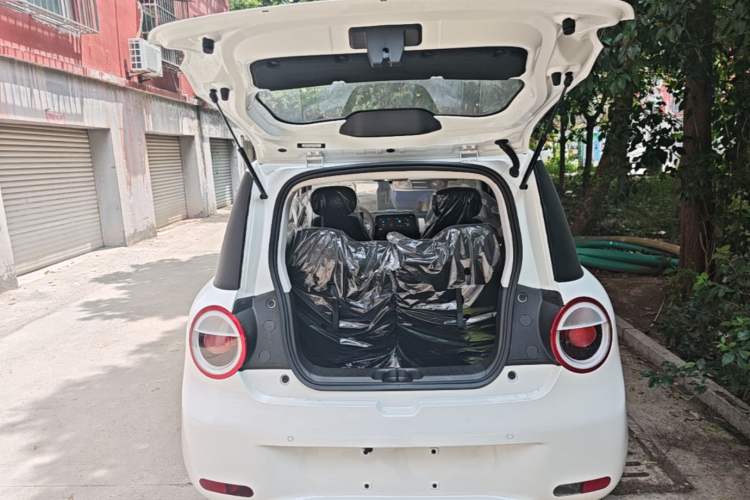 Used CHANGAN NEVO Lumin 2026 Model Treasure Edition 205km Passionate Beige Ningde Trunk