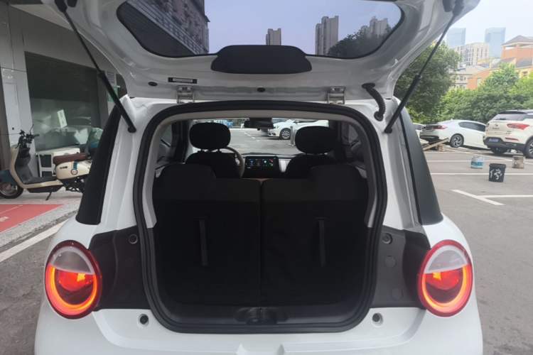 Used CHANGAN NEVO Lumin 2026 Model Treasure Edition 205km Passionate Beige Ningde Trunk