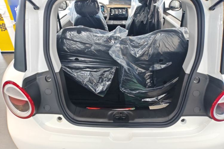 Used CHANGAN NEVO Lumin 2026 Model Treasure Edition 205km Passionate Beige Ningde Trunk