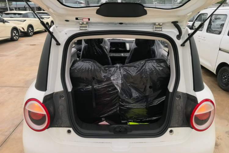 Used CHANGAN NEVO Lumin 2026 Model Treasure Edition 205km Passionate Beige Ningde Trunk