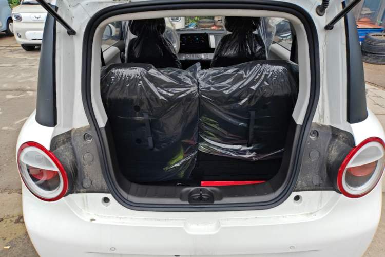 Used CHANGAN NEVO Lumin 2026 Model Treasure Edition 205km Beloved Beige Guoxuan Trunk
