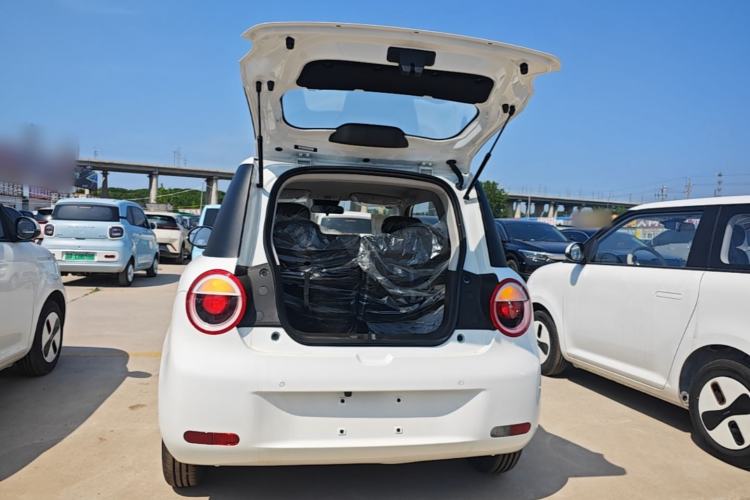 Used CHANGAN NEVO Lumin 2026 Model Treasure Edition 205km Passionate Beige Ningde Trunk