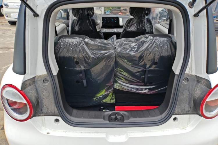 Used CHANGAN NEVO Lumin 2026 Model Treasure Edition 205km Beloved Beige Guoxuan Trunk