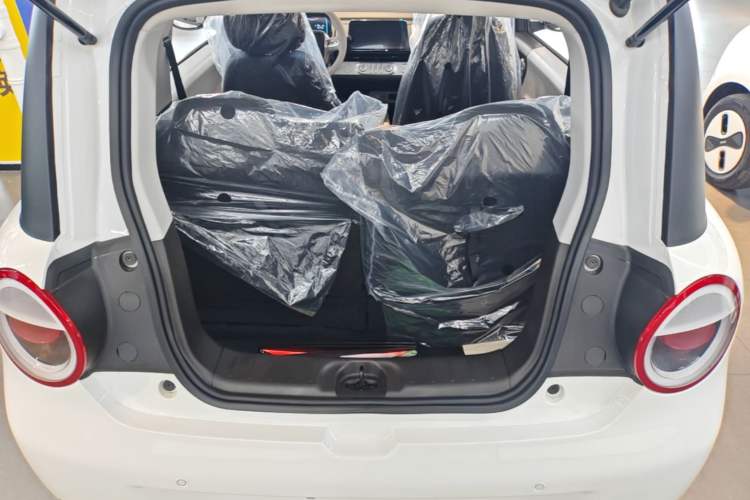 Used CHANGAN NEVO Lumin 2026 Model Treasure Edition 205km Passionate Beige Ningde Trunk