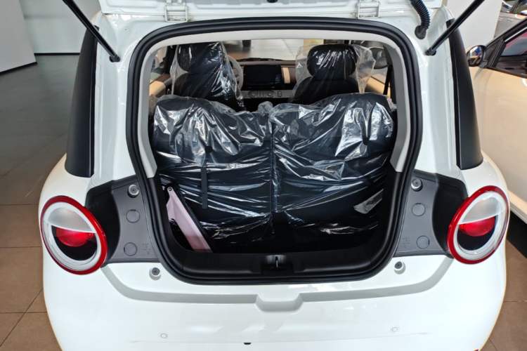 Used CHANGAN NEVO Lumin 2026 Model Treasure Edition 205km Passionate Beige Ningde Trunk