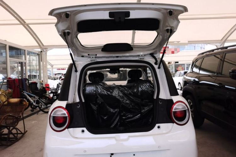 Used CHANGAN NEVO Lumin 2026 Model Treasure Edition 205km Passionate Beige Ningde Trunk