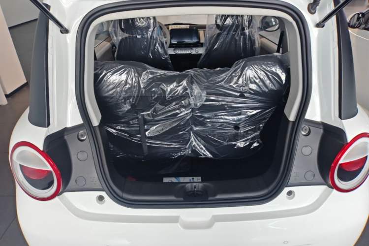 Used CHANGAN NEVO Lumin 2026 Model Treasure Edition 205km Passionate Beige Ningde Trunk