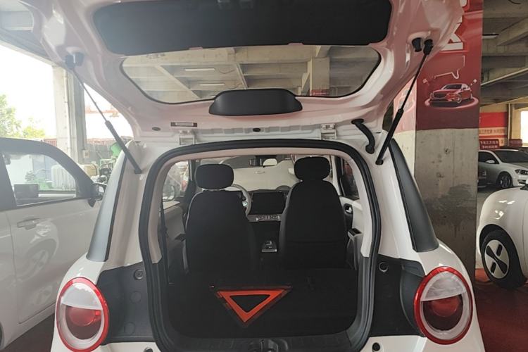 Used CHANGAN NEVO Lumin 2026 Model Treasure Edition 205km Passionate Beige Ningde Trunk