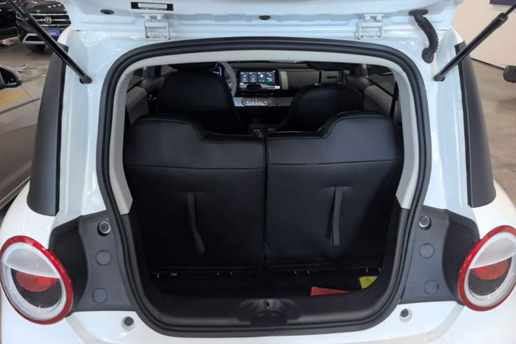 Used CHANGAN NEVO Lumin 2026 Model Treasure Edition 205km Passionate Beige Ningde Trunk