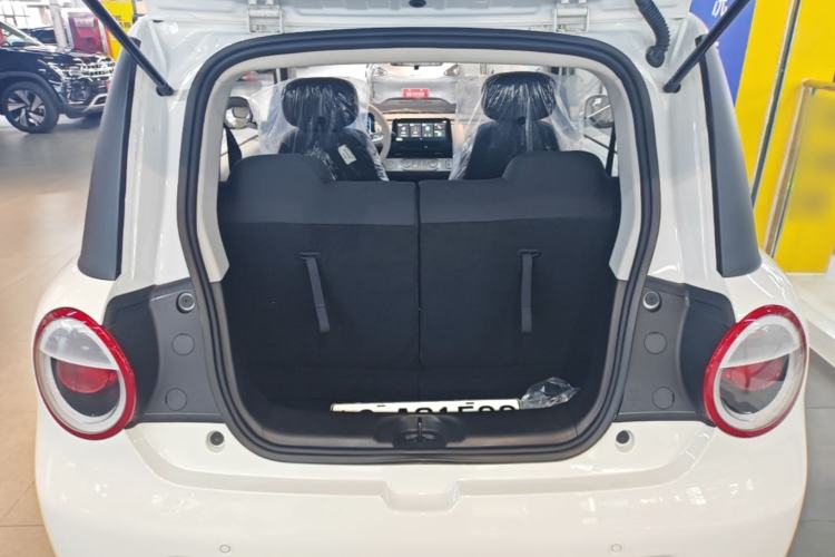 Used CHANGAN NEVO Lumin 2026 Model Treasure Edition 205km Passionate Beige Ningde Trunk
