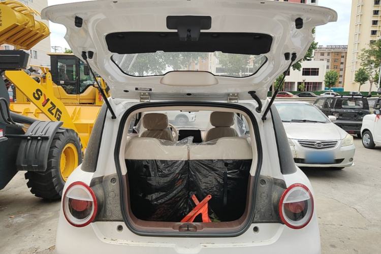 Used CHANGAN NEVO Lumin 2026 Model Treasure Edition 205km Passionate Beige Ningde Trunk