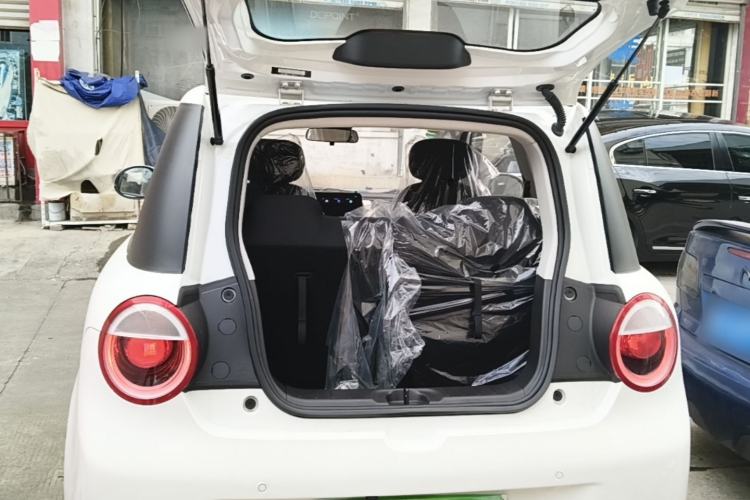 Used CHANGAN NEVO Lumin 2026 Model Treasure Edition 205km Passionate Beige Ningde Trunk