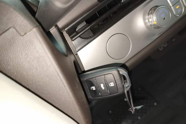 Used CHANGAN NEVO Lumin 2026 Model Treasure Edition 205km Passionate Beige Ningde Vehicle Key