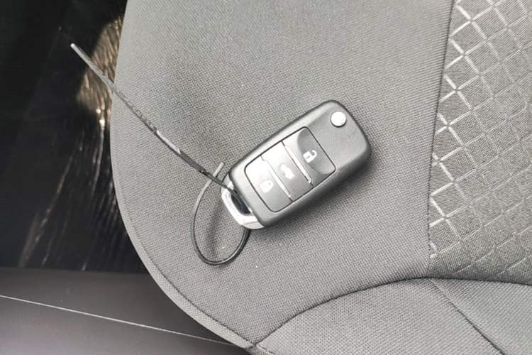 Used CHANGAN NEVO Lumin 2026 Model Treasure Edition 205km Passionate Beige Ningde Vehicle Key