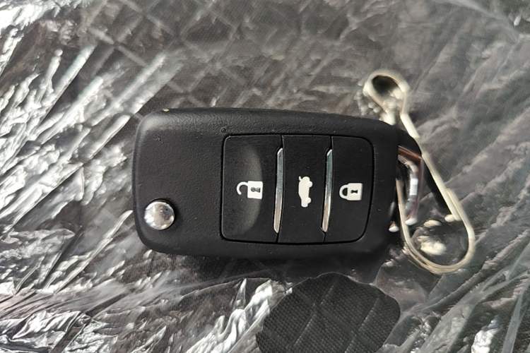 Used CHANGAN NEVO Lumin 2026 Model Treasure Edition 205km Passionate Beige Ningde Vehicle Key