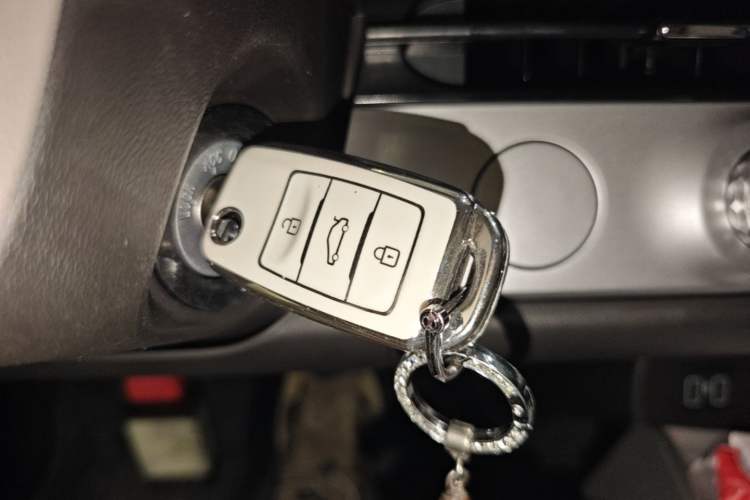 Used CHANGAN NEVO Lumin 2026 Model Treasure Edition 301km Cherished Beige Ningde Vehicle Key