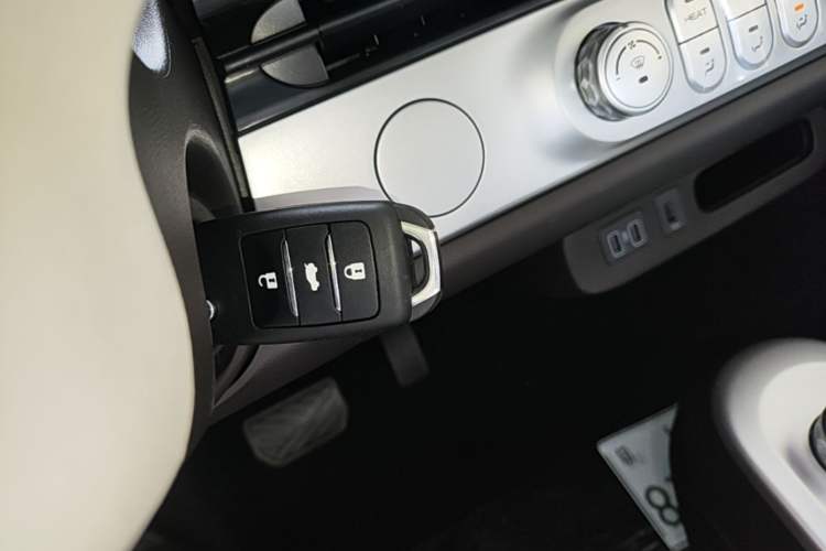 Used CHANGAN NEVO Lumin 2026 Model Treasure Edition 205km Passionate Beige Ningde Vehicle Key
